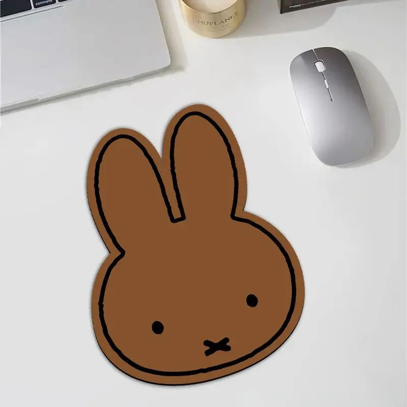 Tapis de souris en forme de la - Office Furniture Table avis et prix