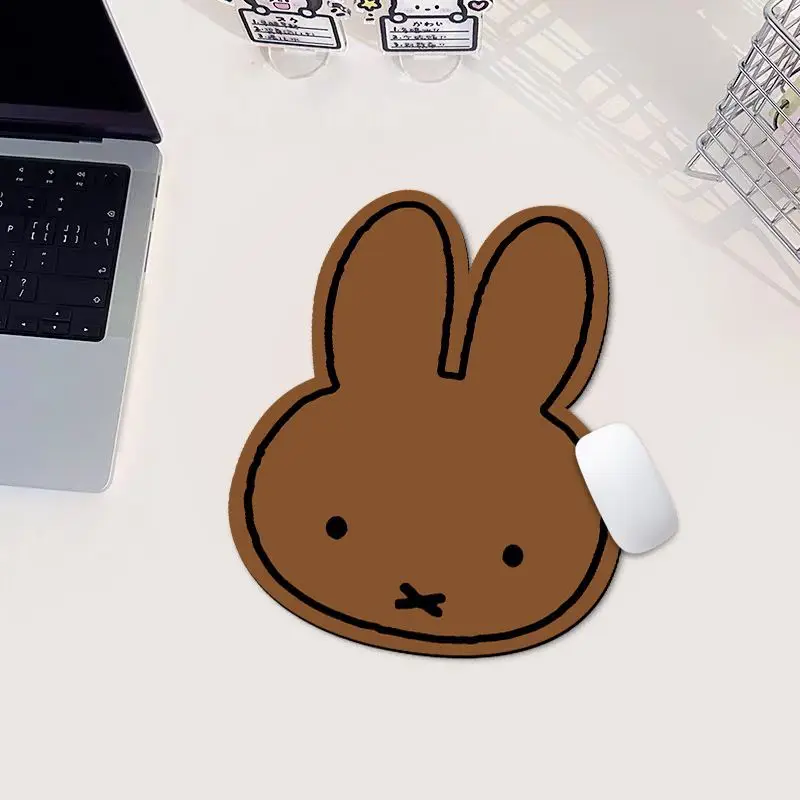 Tapis de souris en forme de la - Office Furniture Table avis et prix